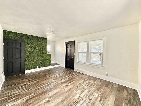 5th image of 1138 10th Street