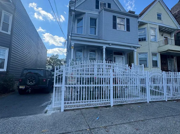 189a-191 Claremont Avenue image 1 of 11