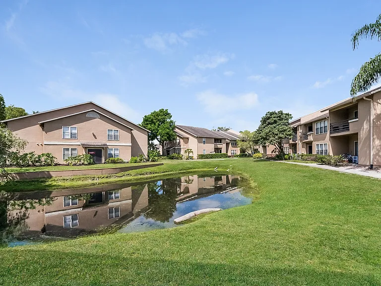 Tuscany Pointe at Tampa Apartment Homes — Photo 26