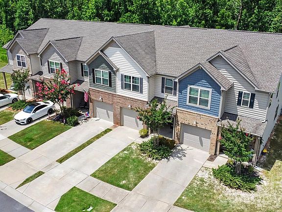2nd image of 306 Ascot Run Way