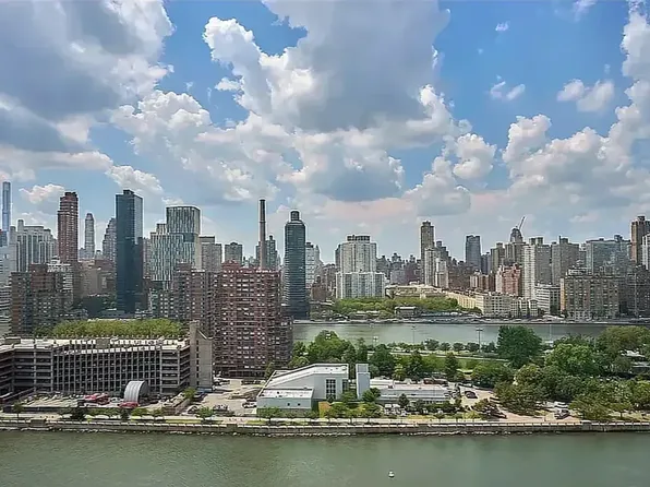 34-46 Vernon Boulevard image 14 of 18