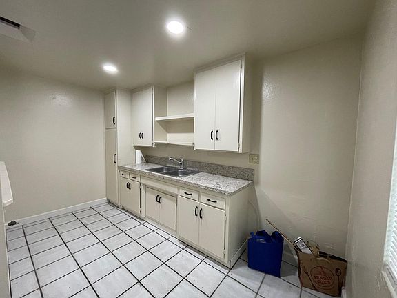 5th image of 146 N Grandview Ave