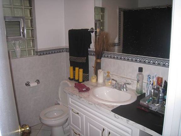 3rd image of 3036 N Southport Ave APT 1