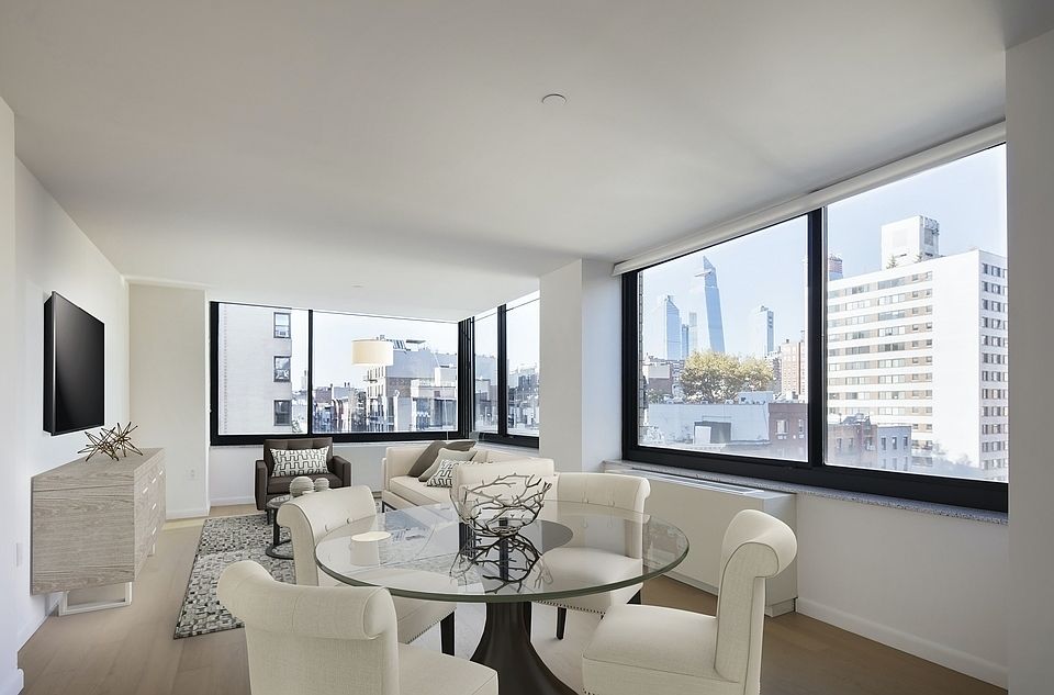 1st image of 180 W 20th St APT 10M