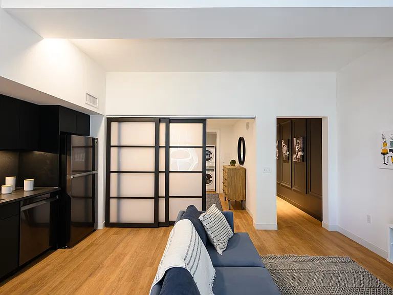 101 dupont place — Photo 16