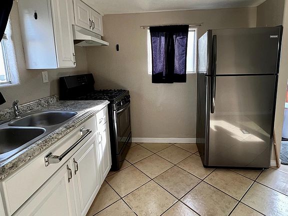 5th image of 880 E F St #17