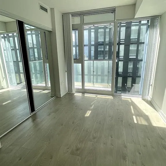 50 Wellesley St E #3910 — Photo 7