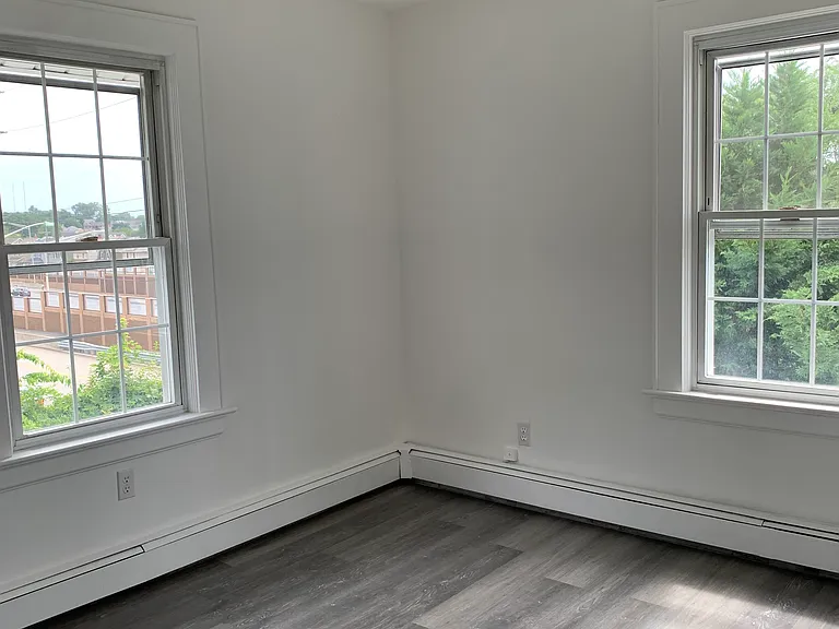 73 E Gouverneur Ave — Photo 10