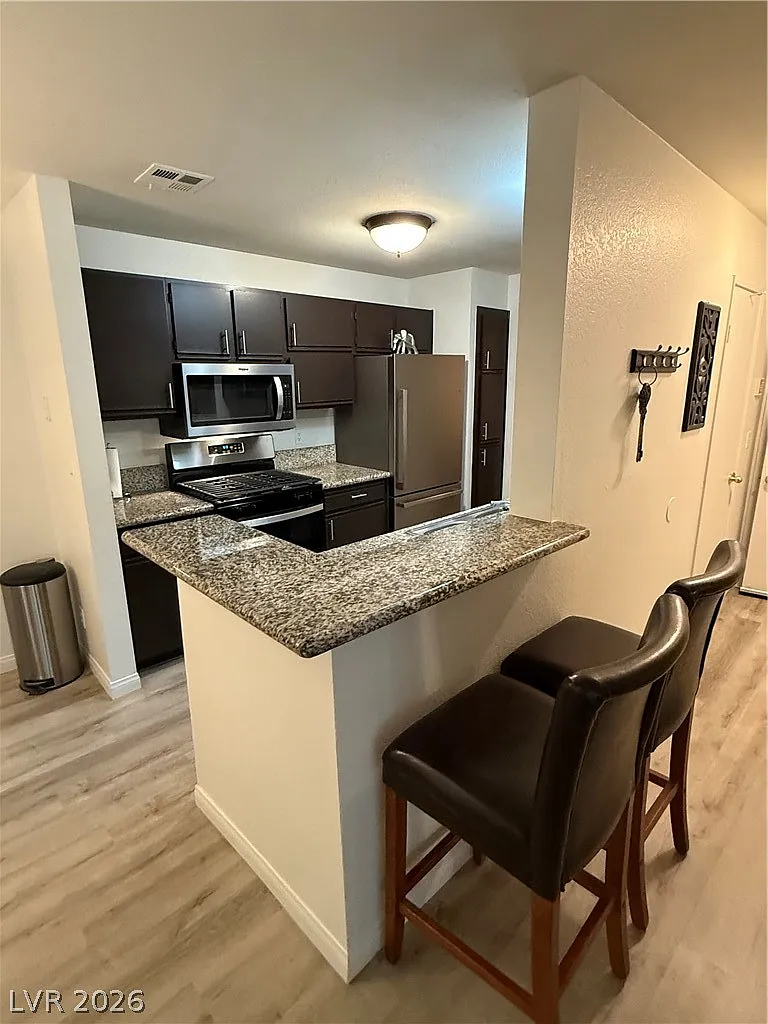 2 bed, 2.0 bath, 1053 sqft, $1,995 — Photo 3