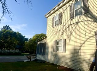 8217 Clinton St #B, Dixon, IL 61021