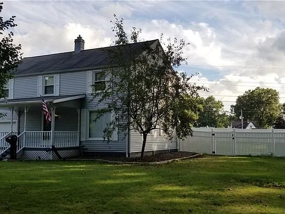 4th image of 1612 Sunset Dr NE