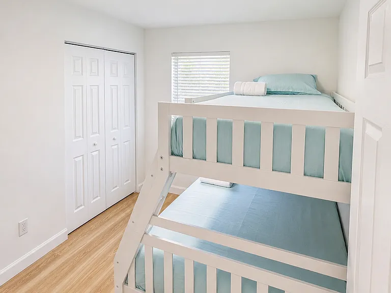 2502 NE 15th Ln — Photo 21