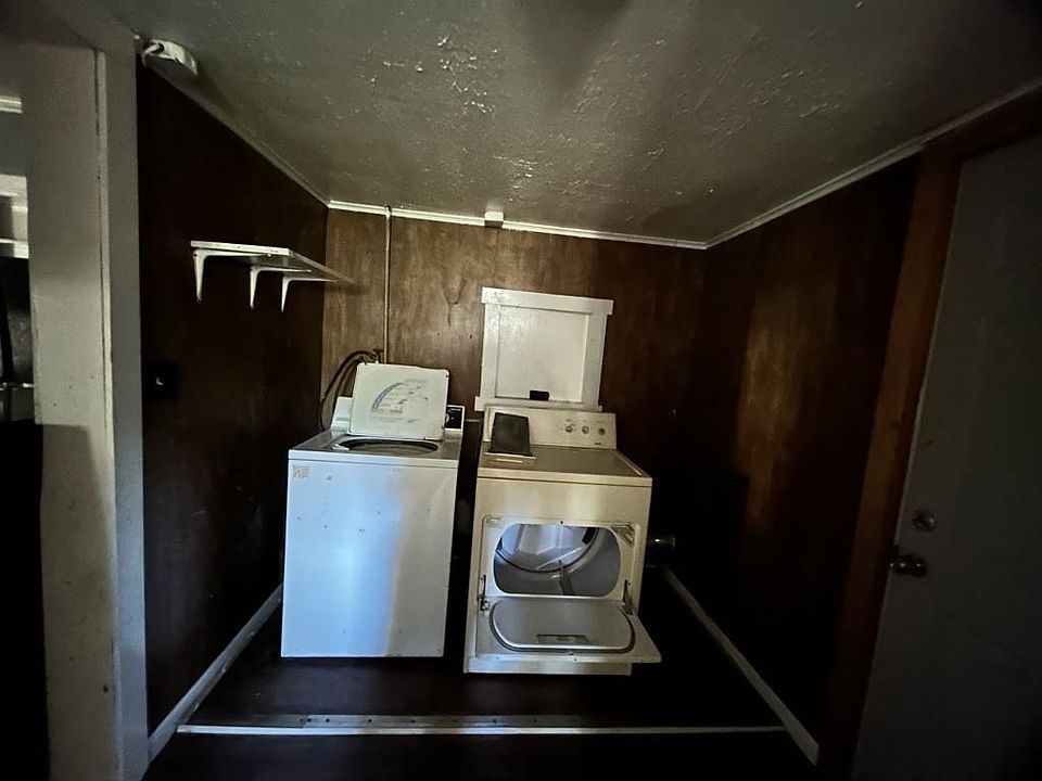 22nd image of 207 Brewer Ave