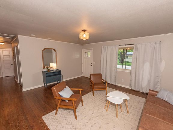 4th image of 2501 W Valley Dr