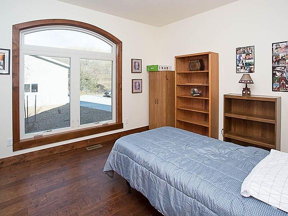 4th image of 4541 Juniper Cir