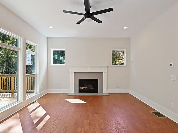 5th image of 4346 Fox Creek Dr