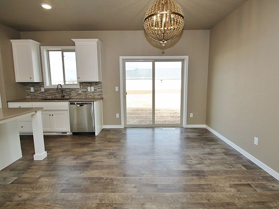 5th image of 2113 Trellis Dr