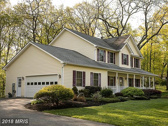 Great driveway and 2 car attached garage