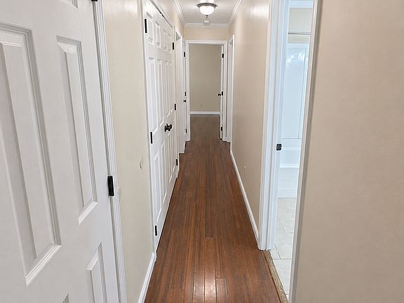 5th image of 223 Cooper Rd