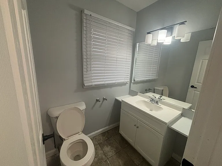2310 Lindbergh Blvd — Photo 11