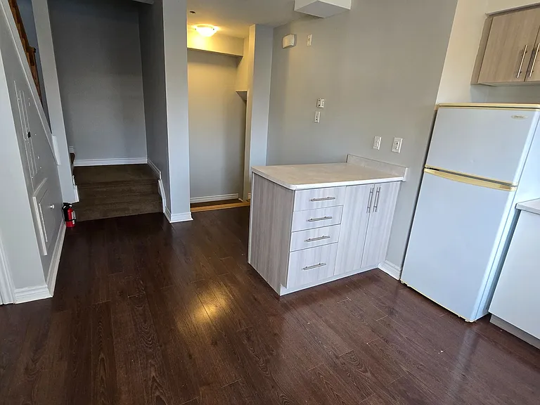 109 Rushbrooke Ave #2 — Photo 4