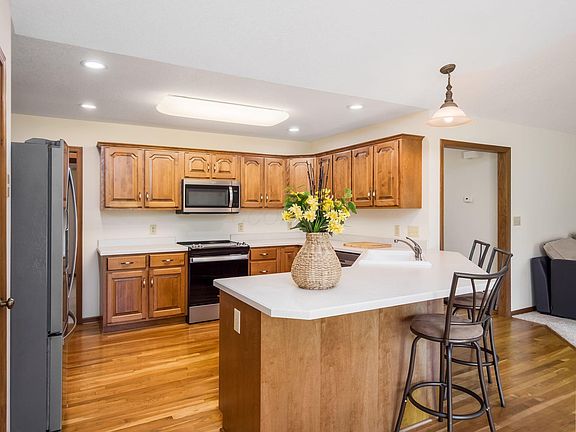 3rd image of 1453 Hickory Gate Dr