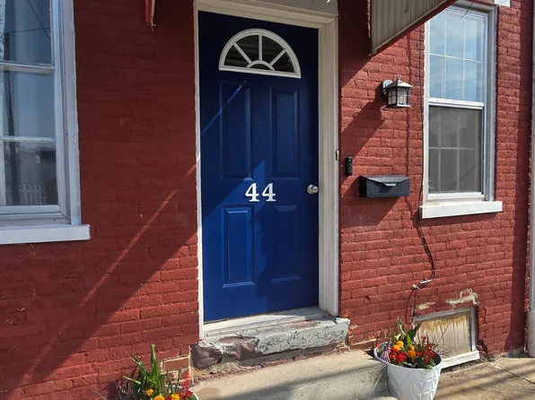 44 E Hummelstown St, Elizabethtown, PA 17022