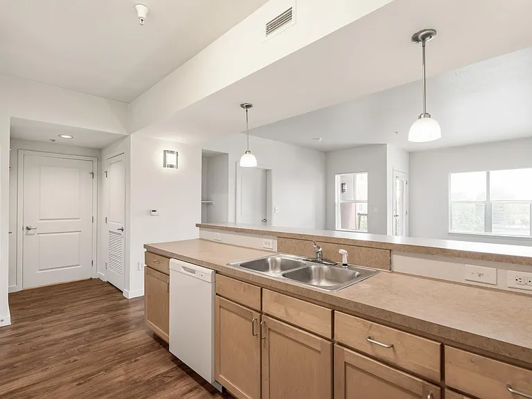 Clay Street Residences — Photo 17