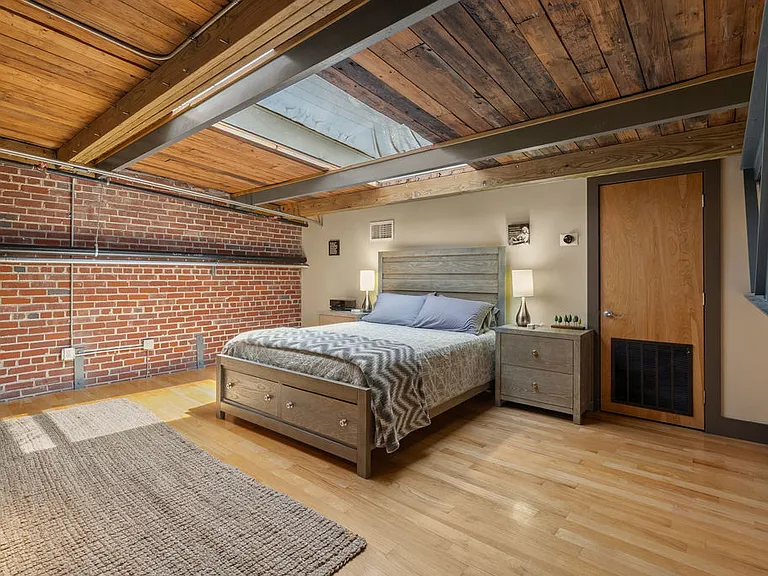 713 S Central St #104 — Photo 30