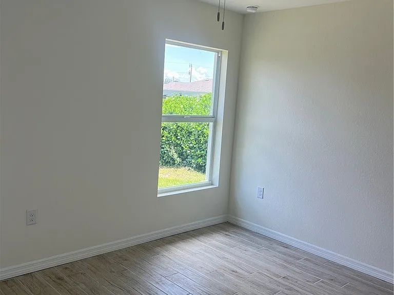 3512 NE 17th Pl — Photo 9