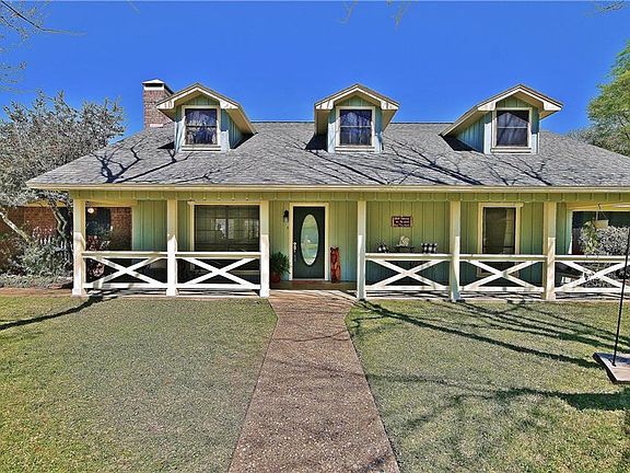 4th image of 207 Francis Dr