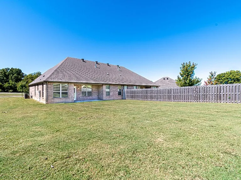 4870 N Castlewood Ln Duplex — Photo 14