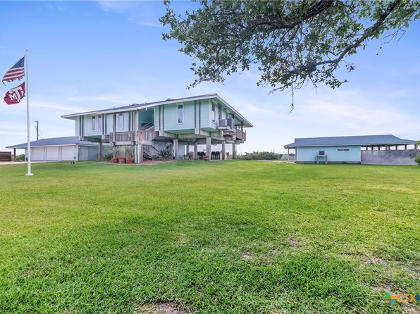 178 Smyth St, Port O Connor, TX 77982