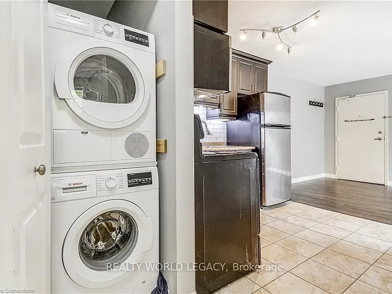 119 Cedar St S #8 — Photo 16