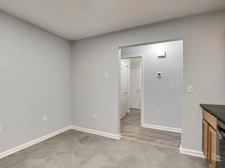 101 Pinewood Dr #1 — Photo 5