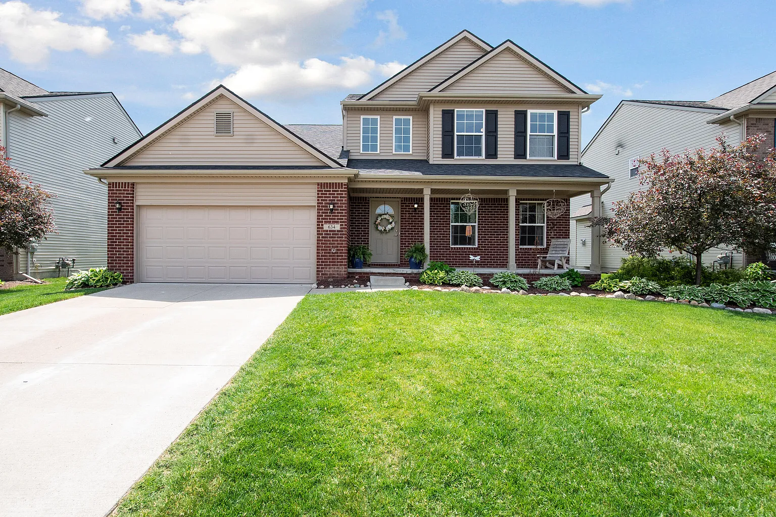 634 Poppy Ln photo 1