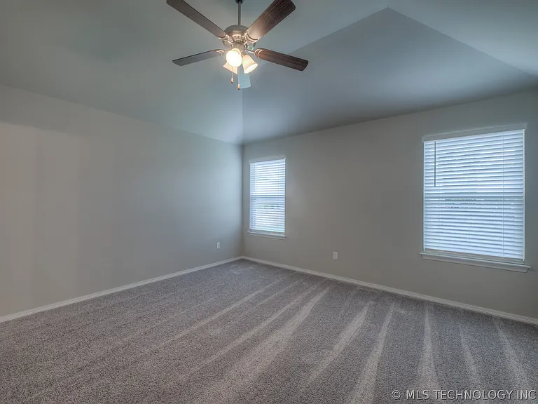 3710 S 13th Pl — Photo 16