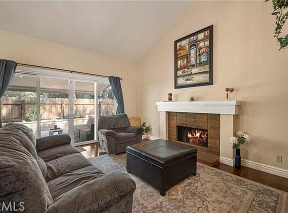 3rd image of 25281 Oakglen Ave