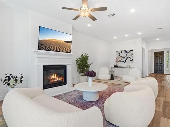 5713 Alamosa Clearing Dr, Lakeway, TX 78738