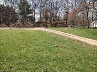 801 Crescent Dr, Coshocton, OH 43812