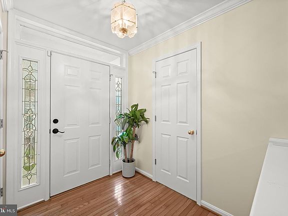 2nd image of 9411 Georgian Way