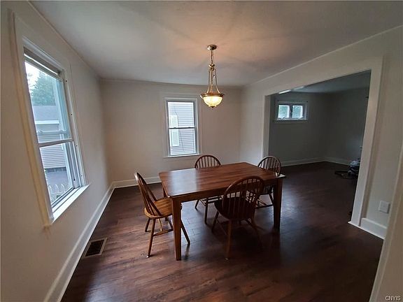 5th image of 7 Tracey St
