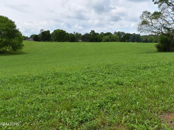 13 Temple Rd, Seymour, TN 37865