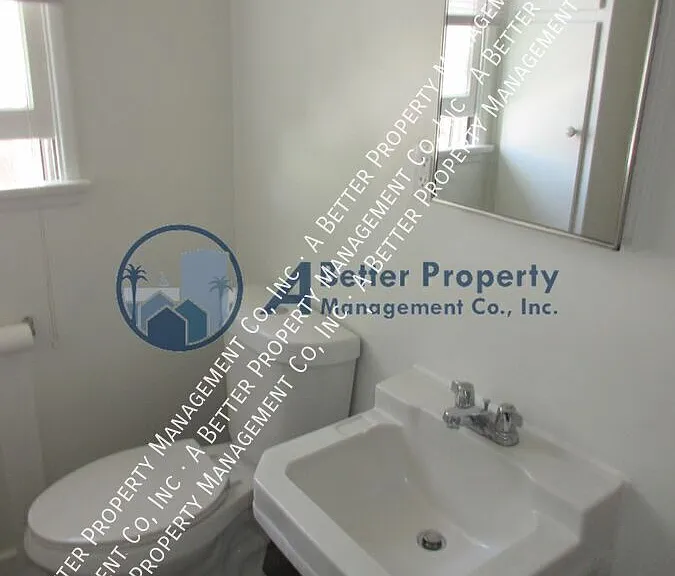 1739 E 1st St #6 — Photo 10