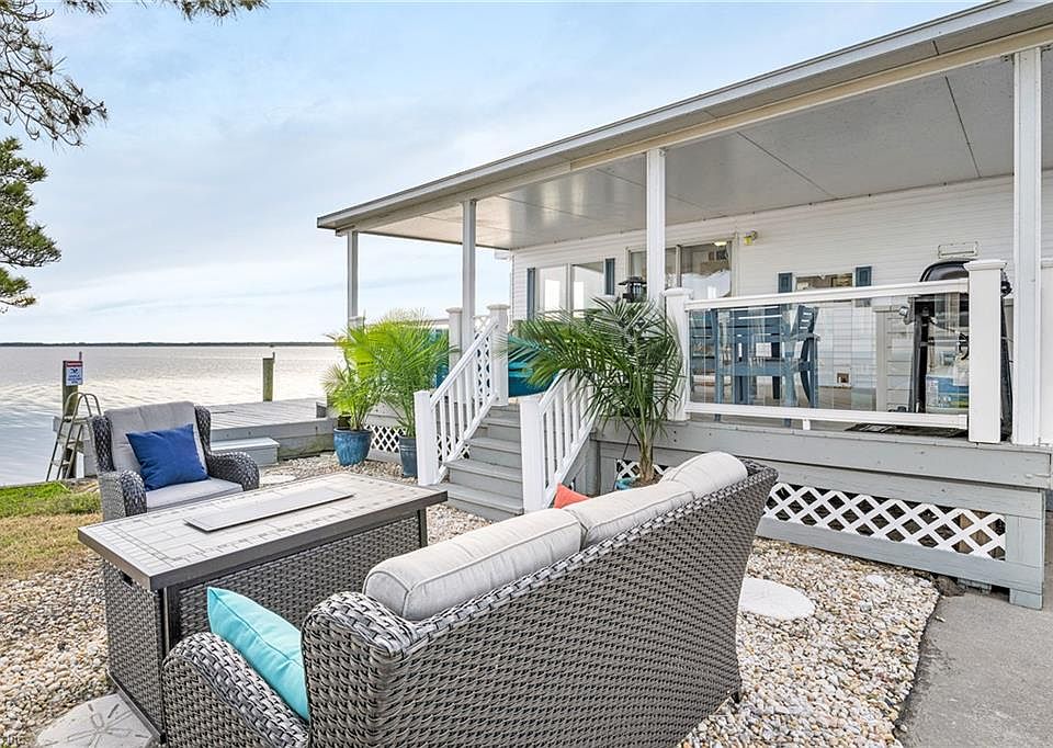 1st image of 3665 Sandpiper Rd #123