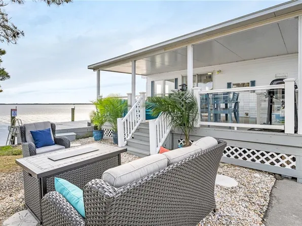 3665 Sandpiper Rd #123, Virginia Beach, VA 23456