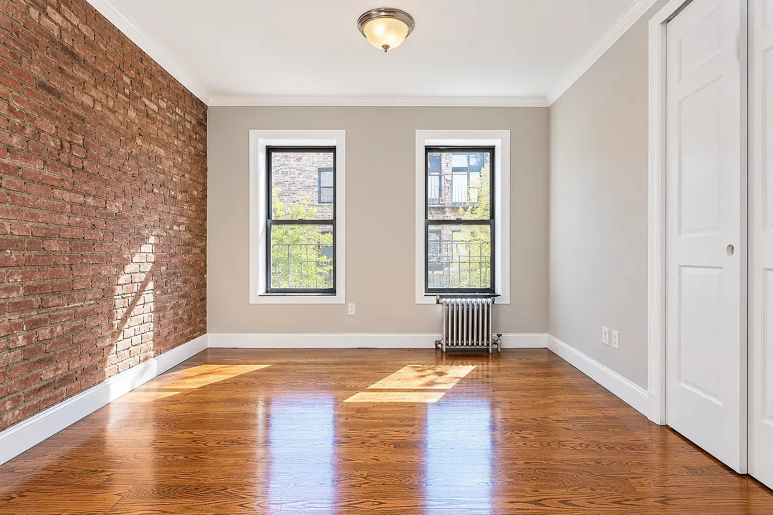 326 East 100th Street — Photo 4