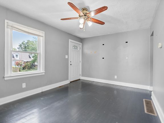 4th image of 1021 Meadow Ln