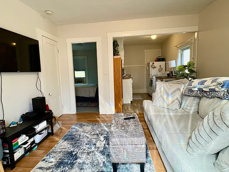 32B Atkinson St — Photo 4