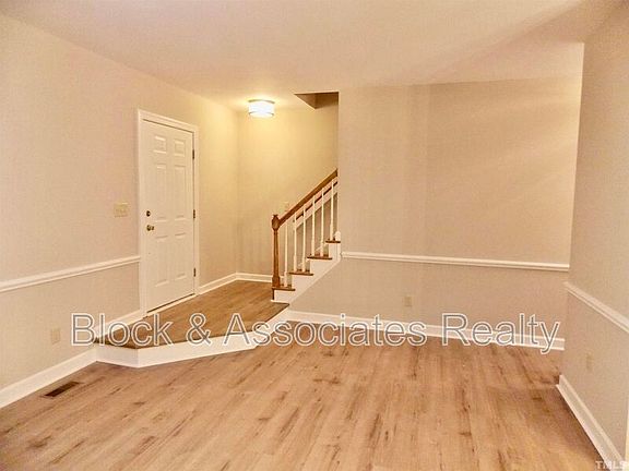 3rd image of 54 Preakness Dr